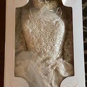 Wedding gown, circa 1996, size 10